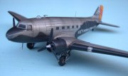 Douglas C-47 Dakota 1:144