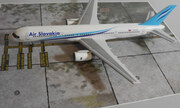 Boeing 757-236 1:144