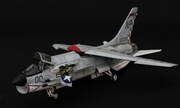 Vought F-8 Crusader 1:48